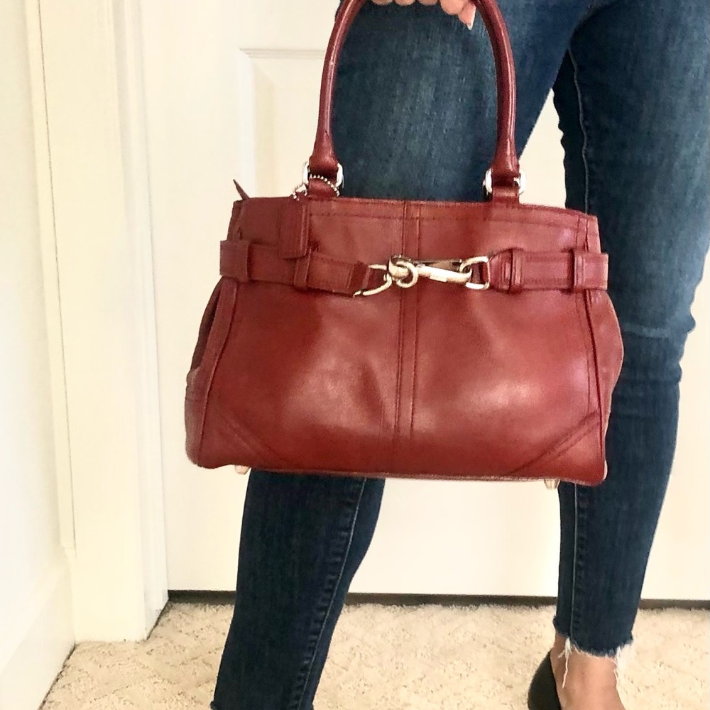 Coach bag genuine leather-new condition